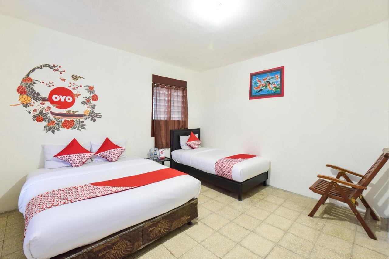 Oyo 348 Hotel Dieng Permai Yogyakarta Exterior photo